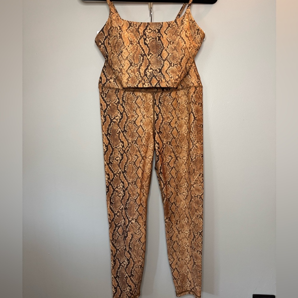 Carbon 38 Bra Top and 7/8 Leggings Set